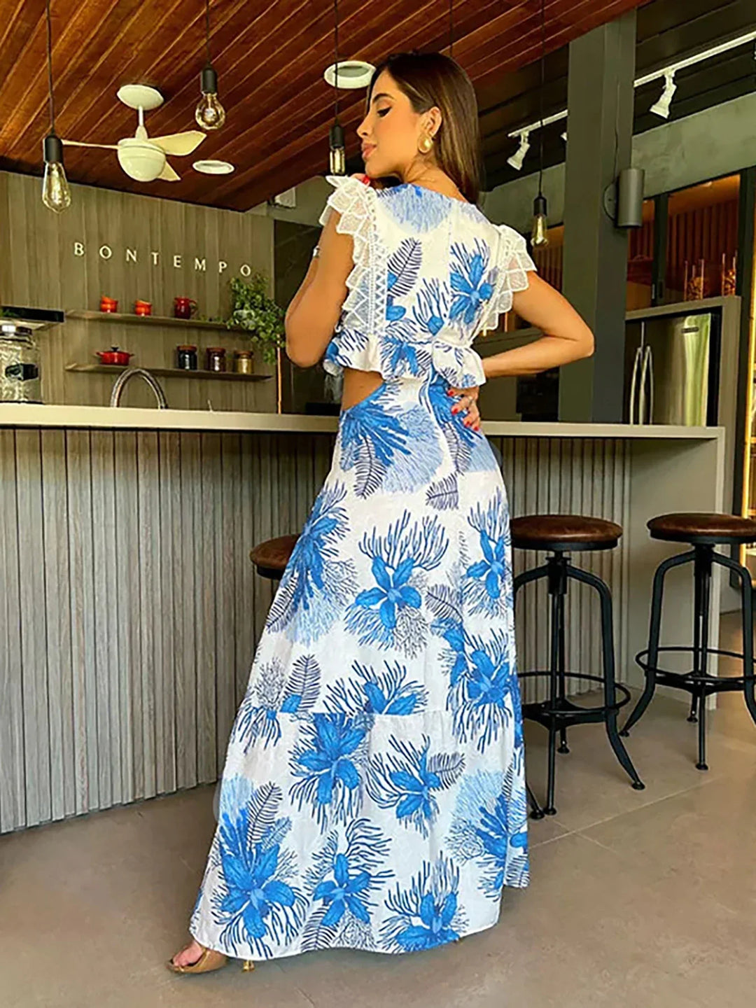 Margie - Modna koronkowa sukienka maxi bez rękawów
